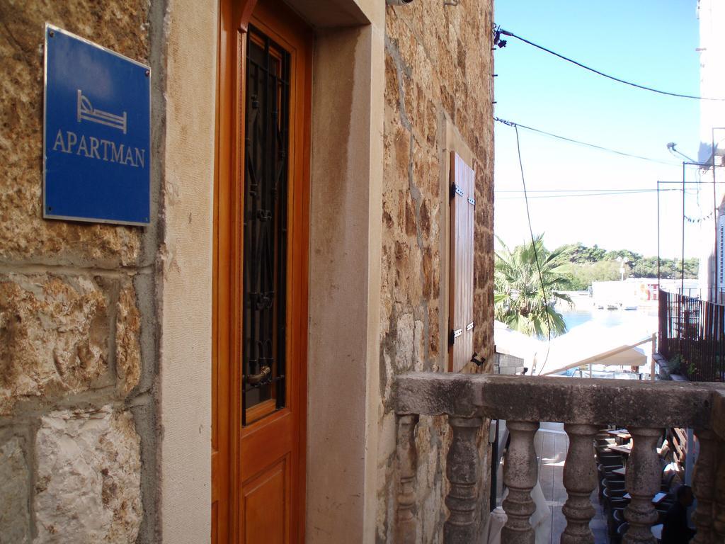 Apartment House Vitaic Supetar Extérieur photo